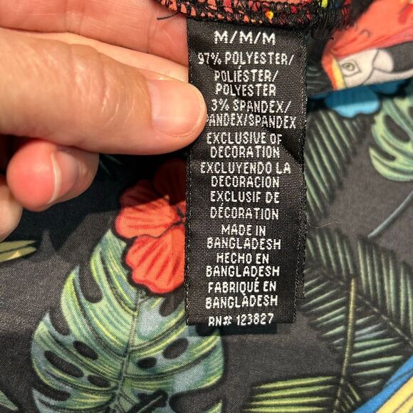 Good Vibes "Life is a Beach" Tropical Parrot Button Front Shirt Sz Medium Short - Picture 7 of 7